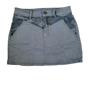 American‎ Eagle camo mini skirt size 6